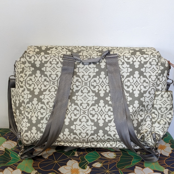 Petunia Pickle Bottom Diaper Bag - Picture 5 of 6